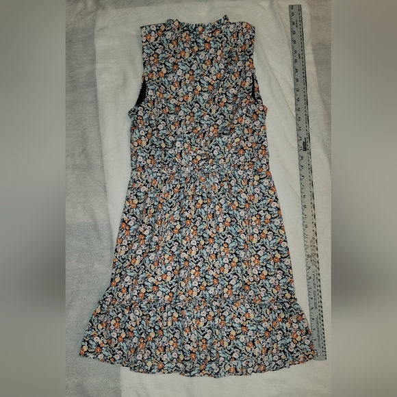 Girl's dress, medium, flower pattern - Picture 2 of 4